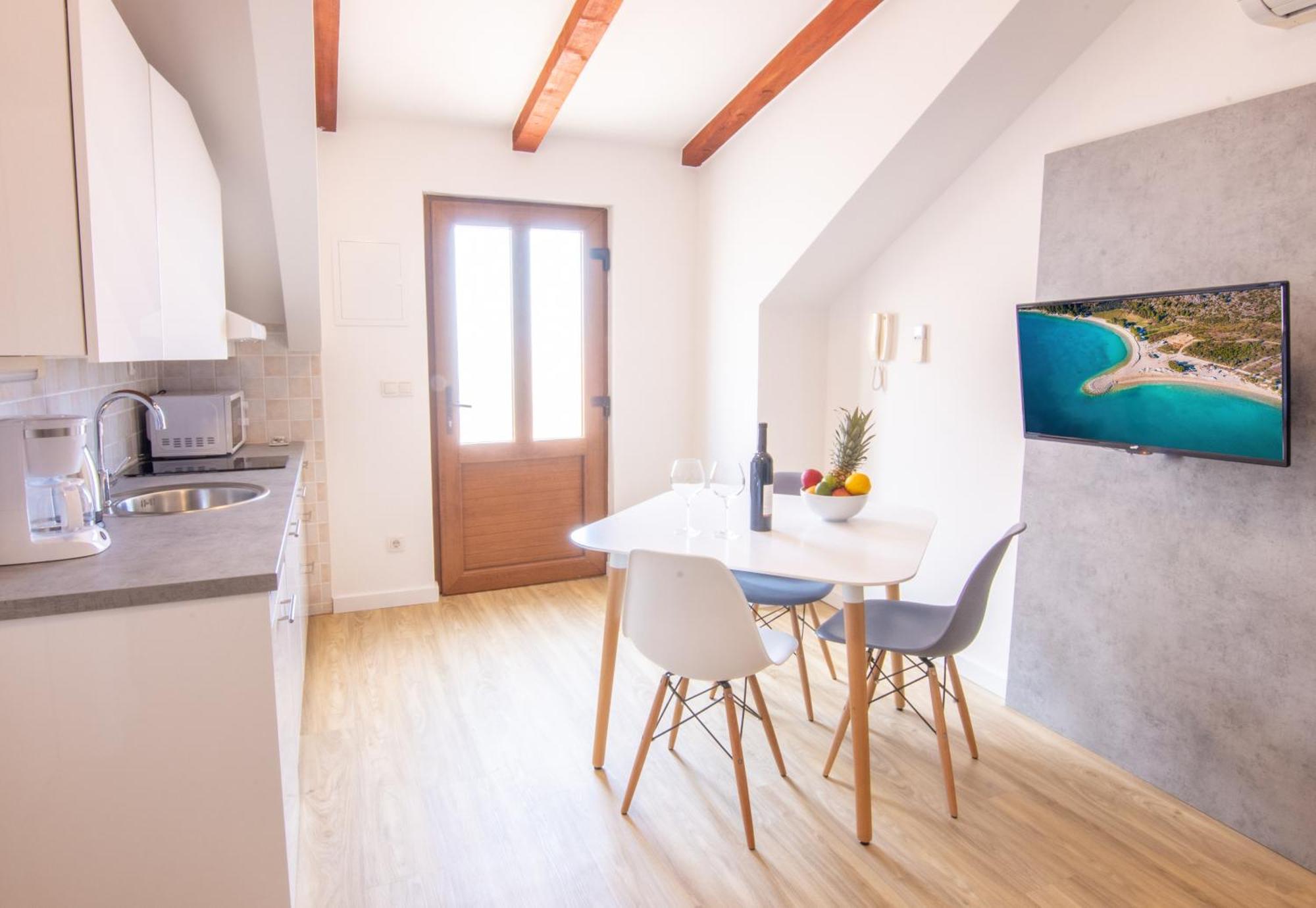 Bed & Breakfast Portun In The Center Baska Voda Luaran gambar