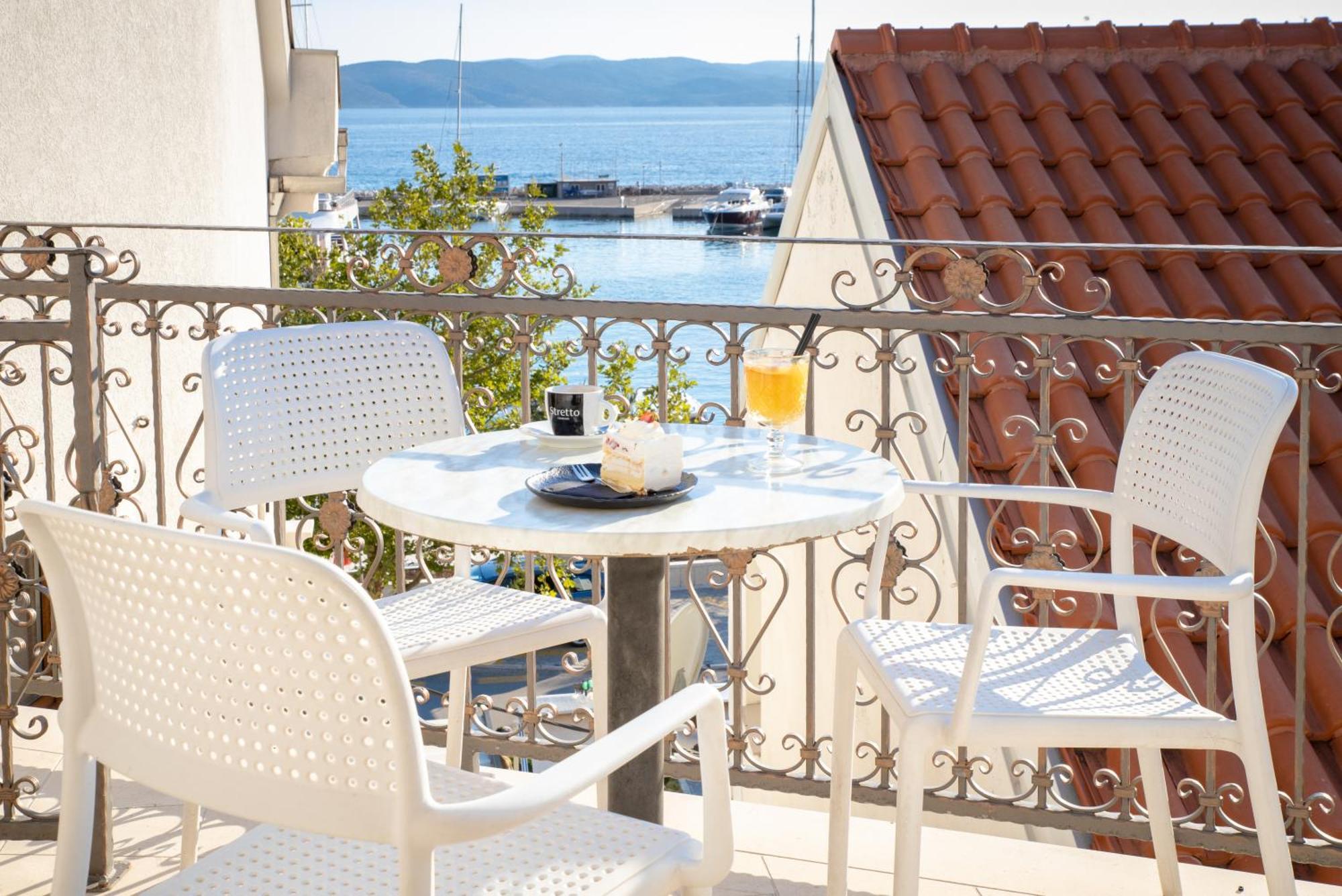 Bed & Breakfast Portun In The Center Baska Voda Luaran gambar